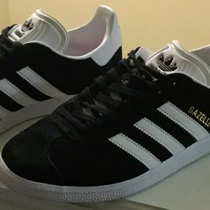 Women's Addida Shoes